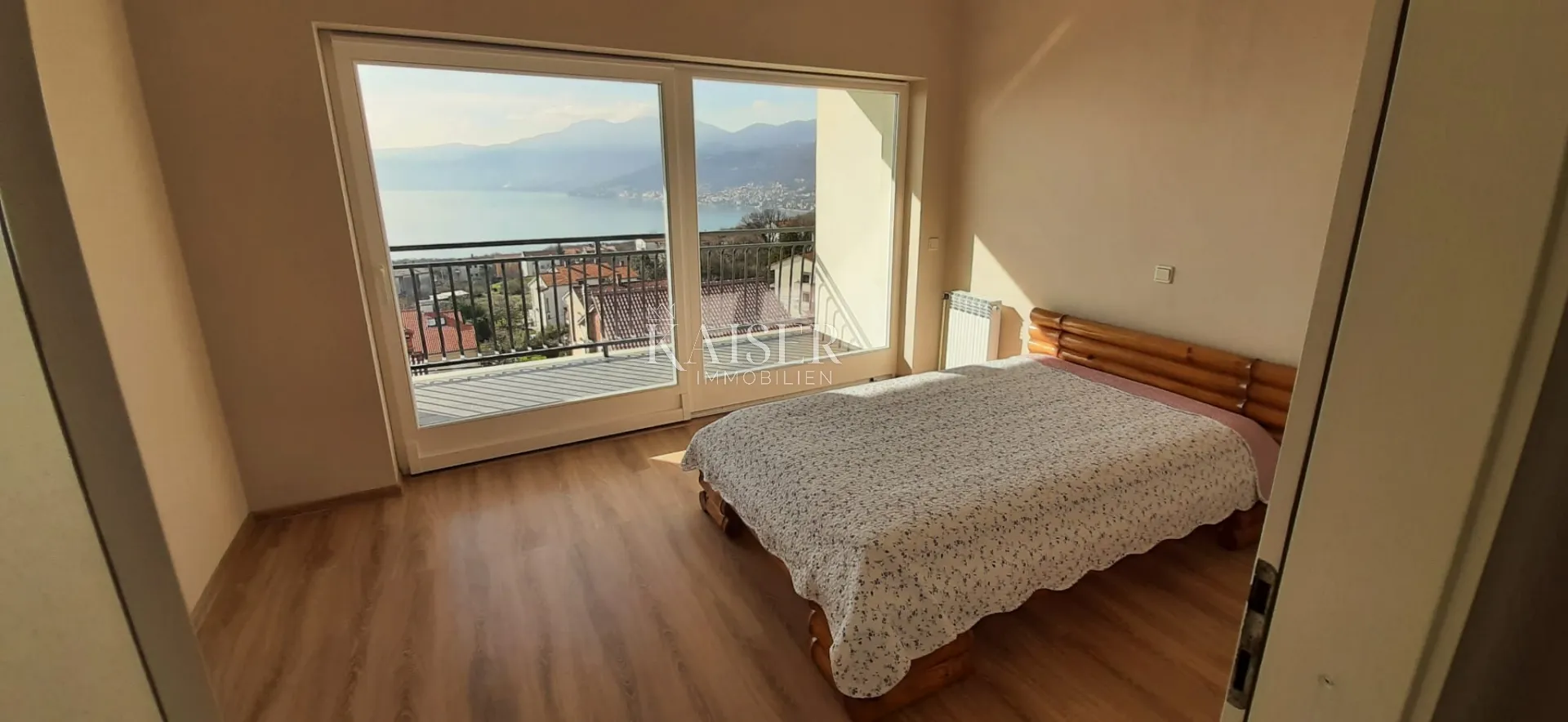 rijeka - moderna kuća sa etažiranim stanovima i pogledom na more - slika 19