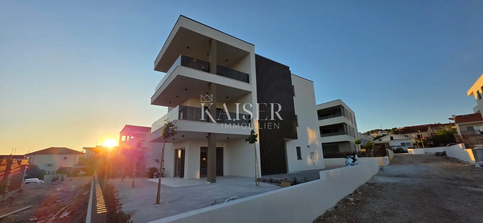 Vodice, Šibenik - Luksuzan trosoban penthouse s velikom terasom i pogledom na more, Vodice