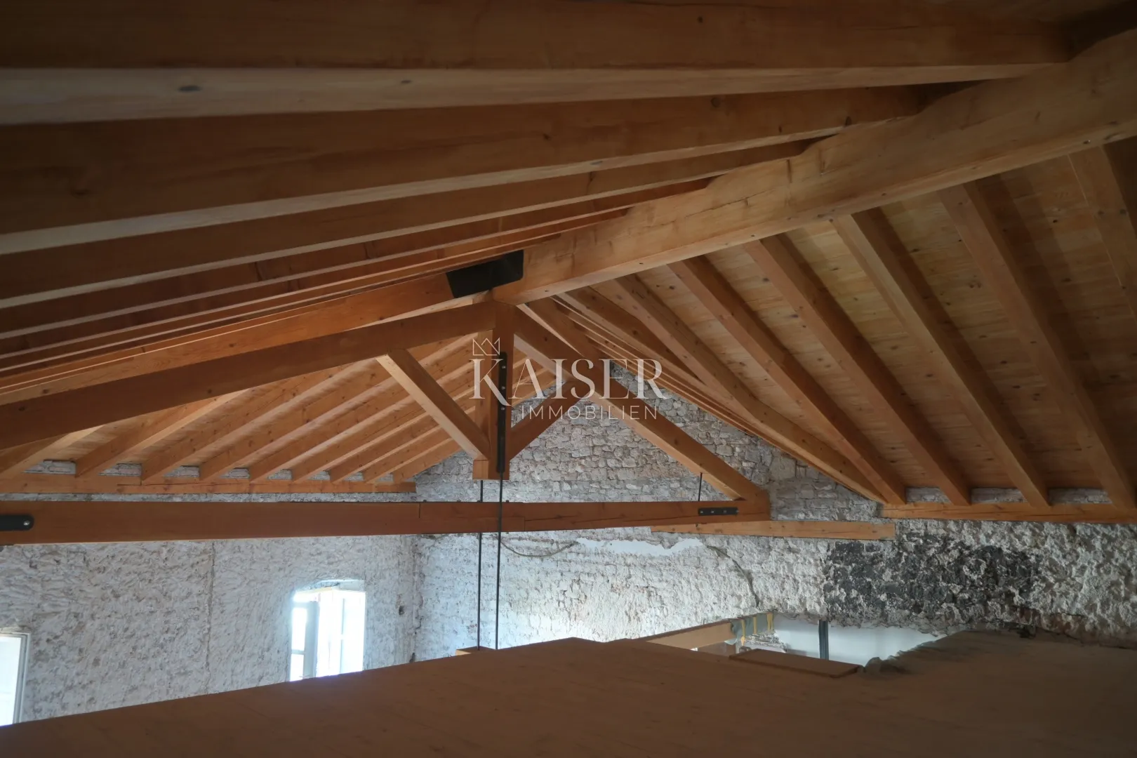 otok cres-lošinj, osor, troetažni stan 148 m2 - slika 8