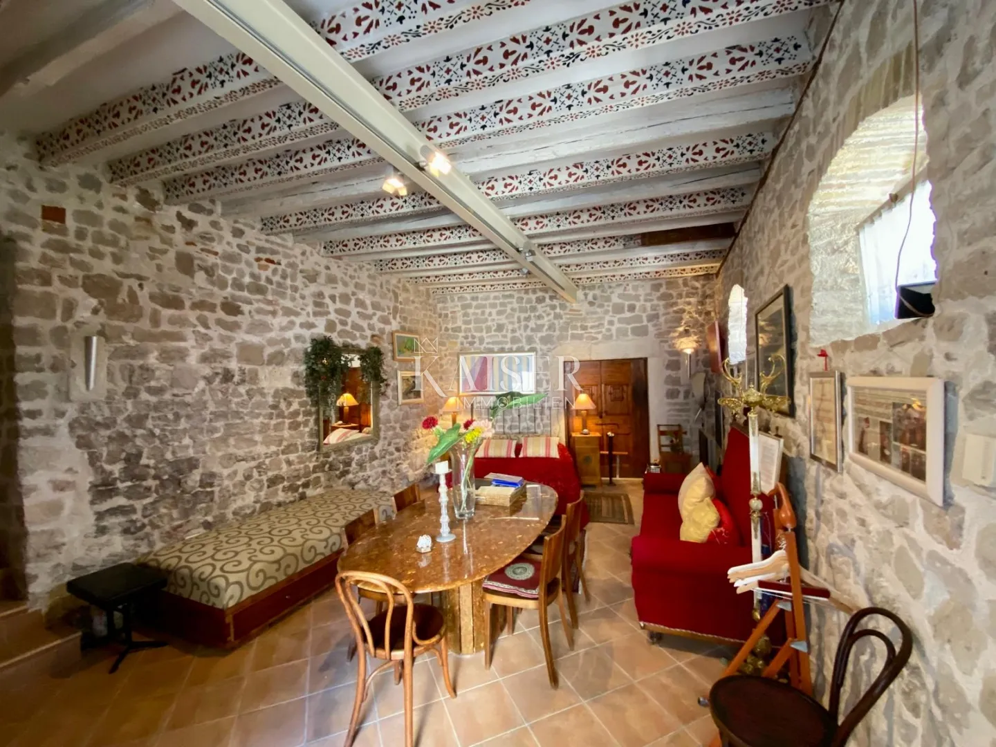 šibenik, stari grad - stan s kraljevskim pedigreom i tajnim prolazom 108m2 - slika 17