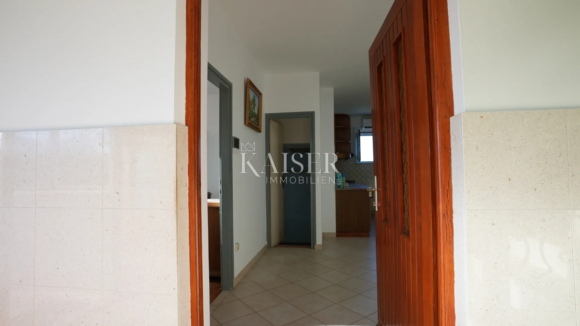 kuća sa dva stana 264m2 prvi red do mora - slika 7