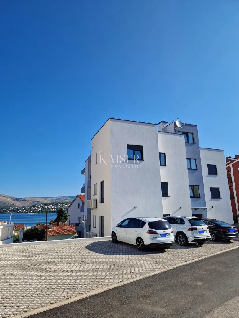 okrug gornji, čiovo - luksuzni penthouse s krovnom terasom i panoramskim pogledom na more - slika 12