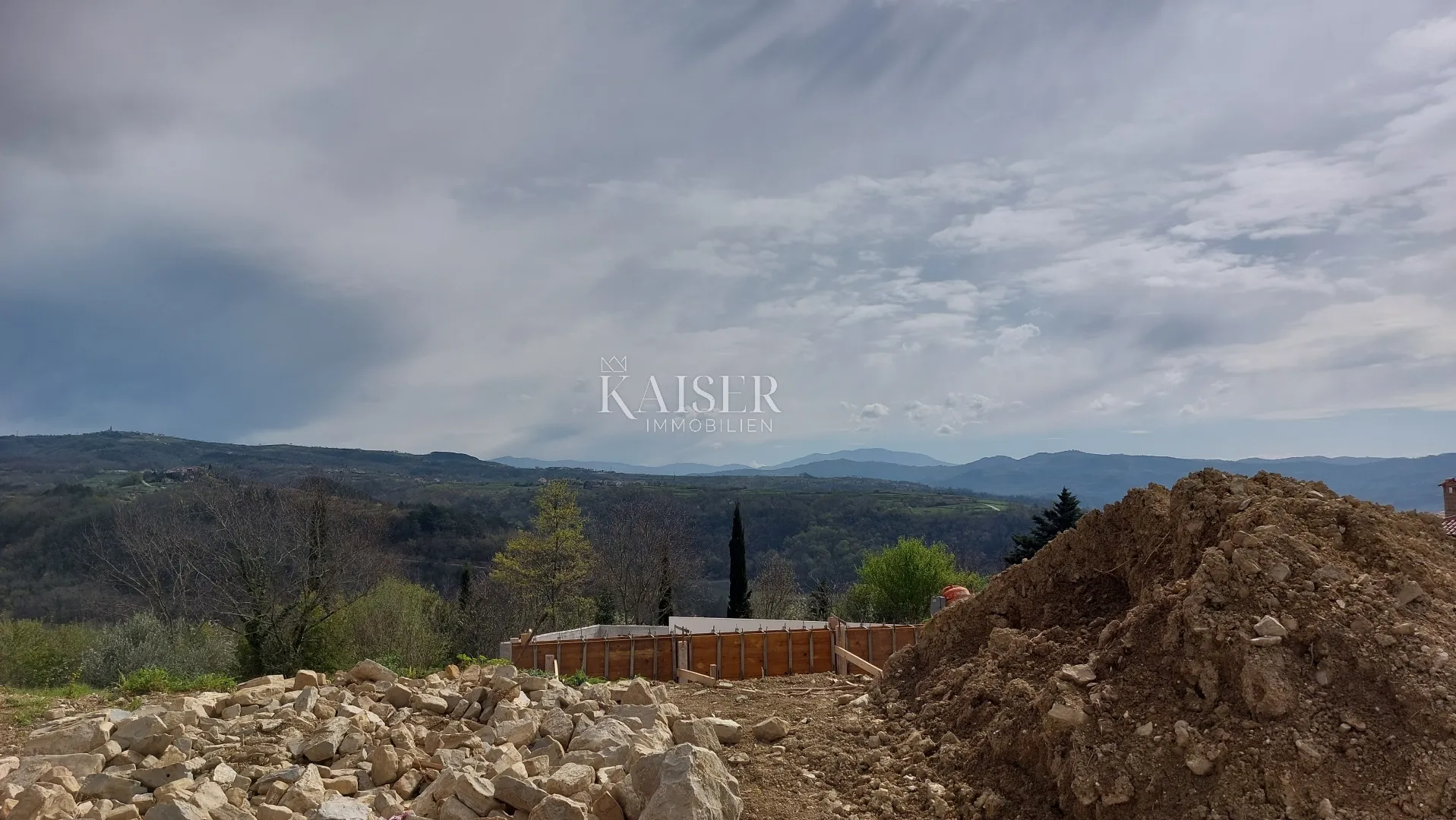 istra - motovun, zemljište sa građevinskom dozvolom za kuću - slika 11