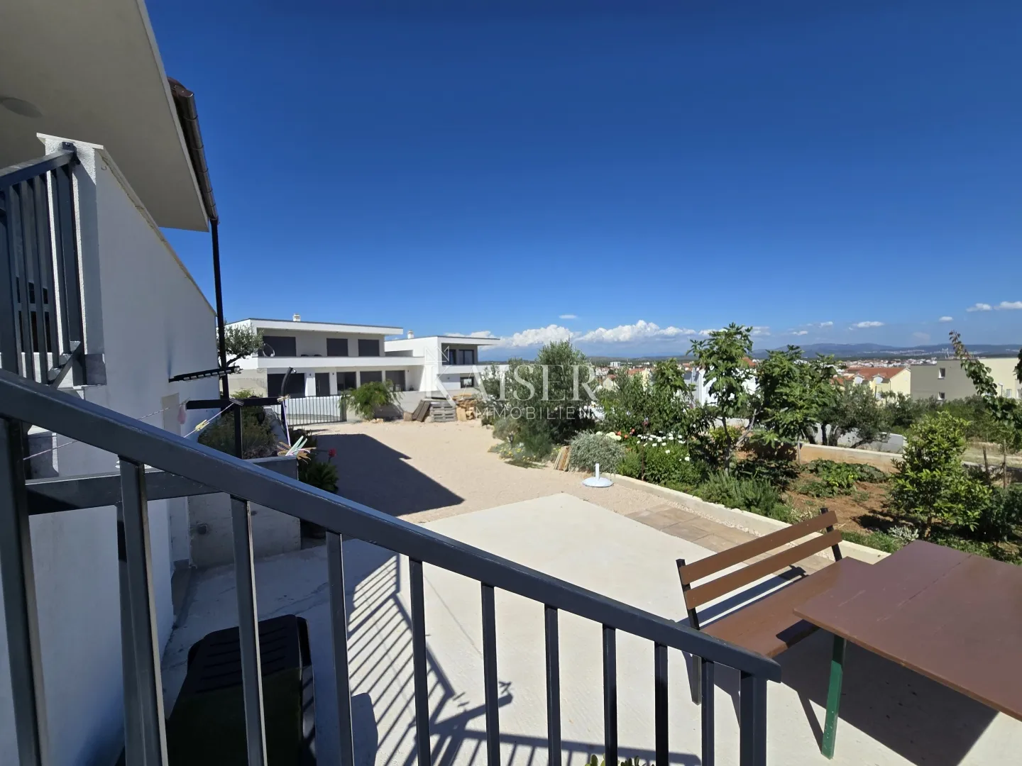 vodice,šibenik - moderna samostojeća prizemnica s garažom i velikom okućnicom - slika 32