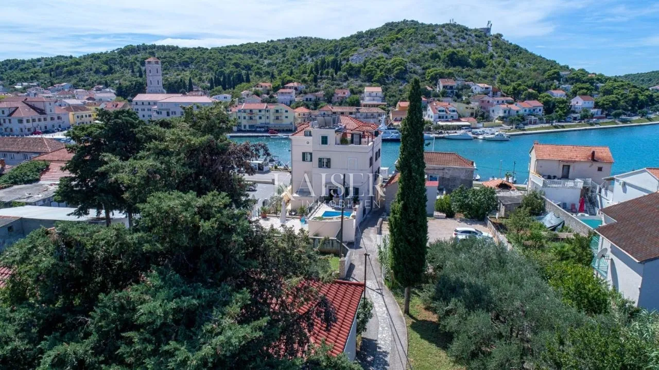 šibenik - hotel prvi red do mora - slika 3