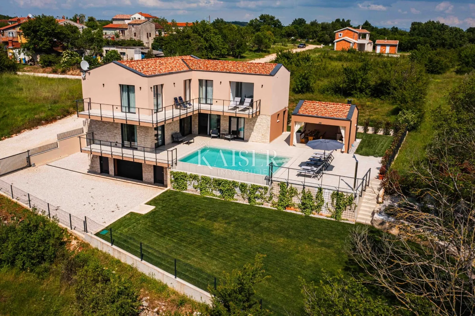 istra, višnjan - moderna vila s bazenom - slika 2