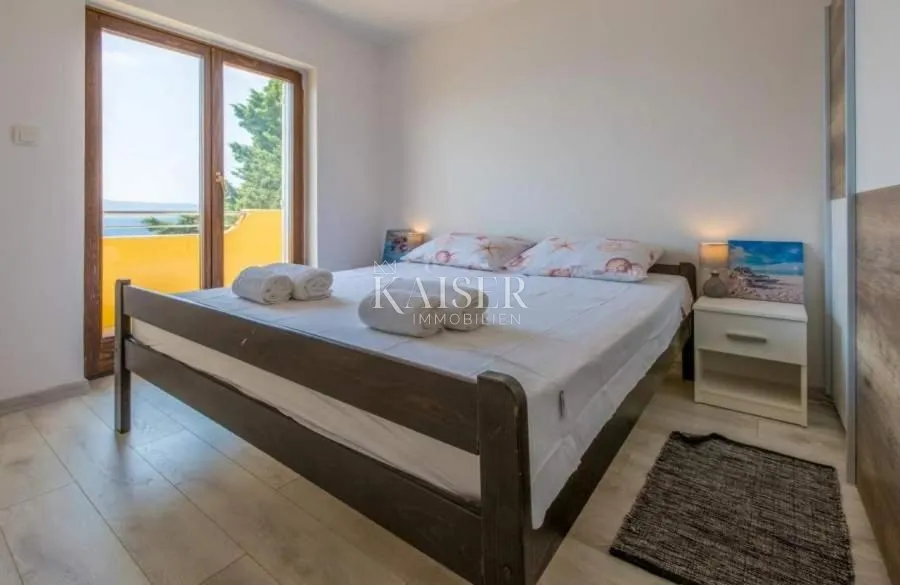 novi vinodolski - kuća prvi red do mora - slika 31
