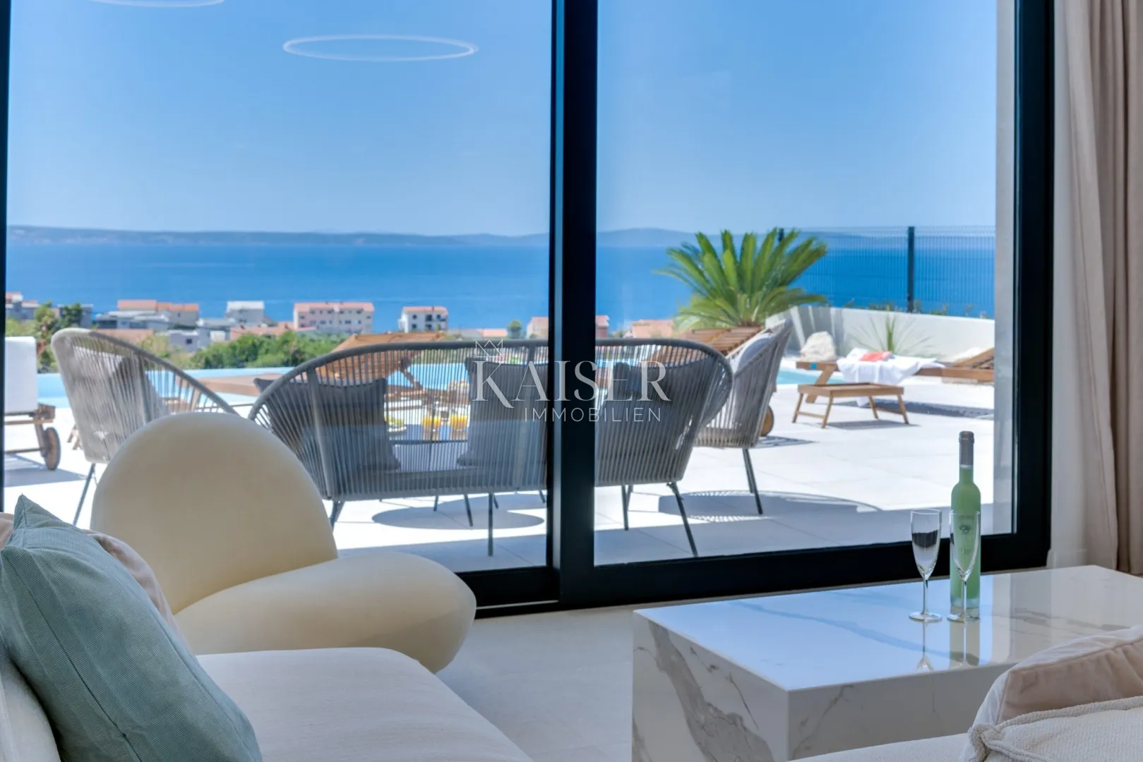 split - moderna vila s bazenom - slika 23
