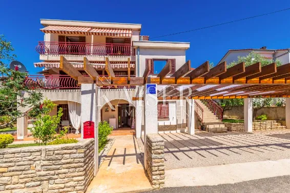 otok krk, pinezići - samostojeća kuća 410m2 - slika 2