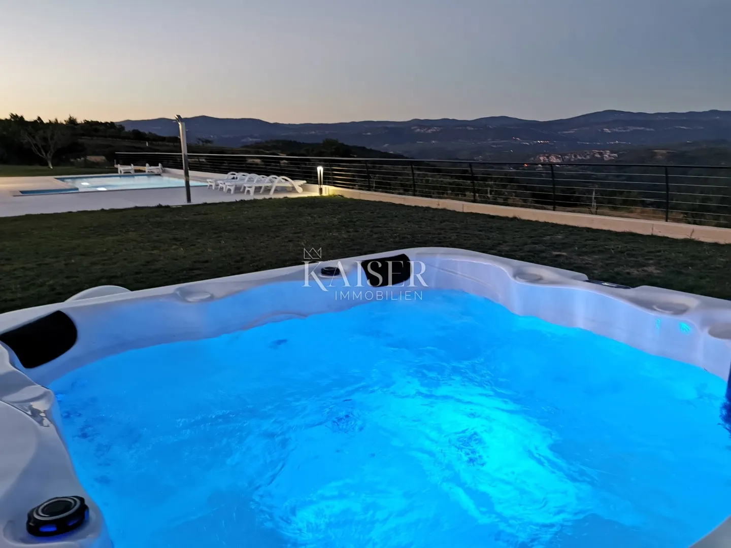 istra, buzet - luksuzna vila, 210m2, sa jedinstvenim pogledom - slika 9
