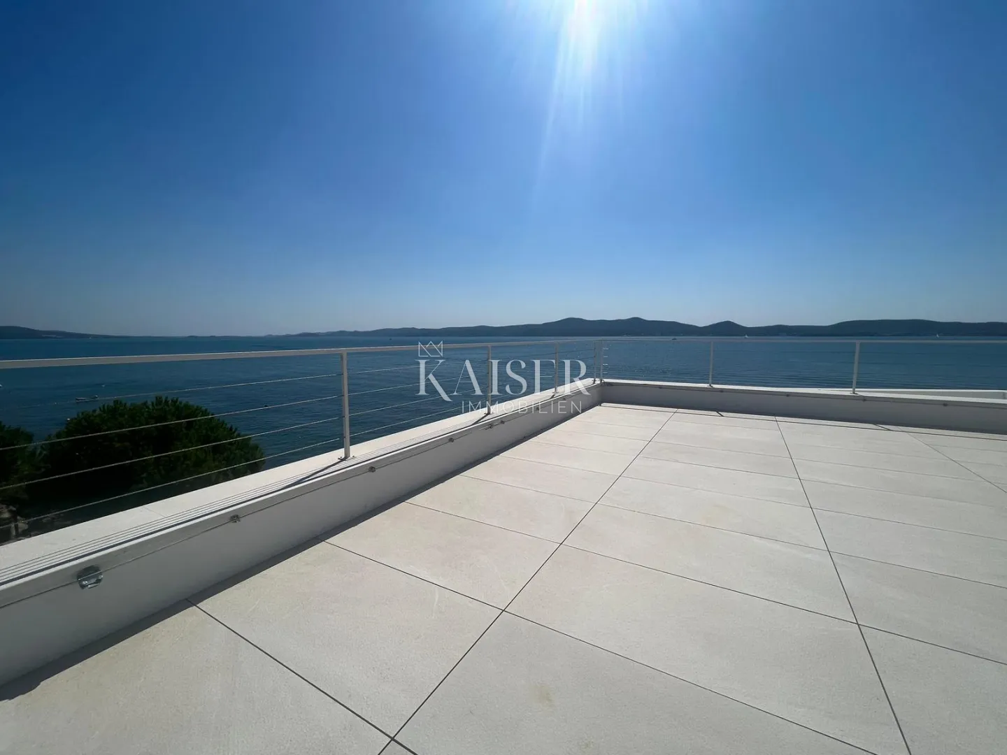 zadar, sukošan - luksuzan dvoetažni stan 218 m2, prvi red do mora - slika 8