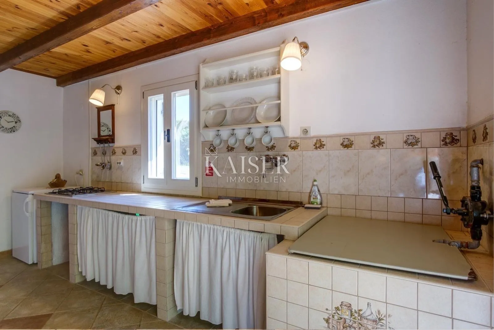 mali lošinj - kamena kućica u prirodi - slika 6