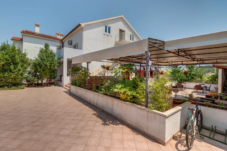 mali lošinj - predivna vila 200m od mora - slika 2