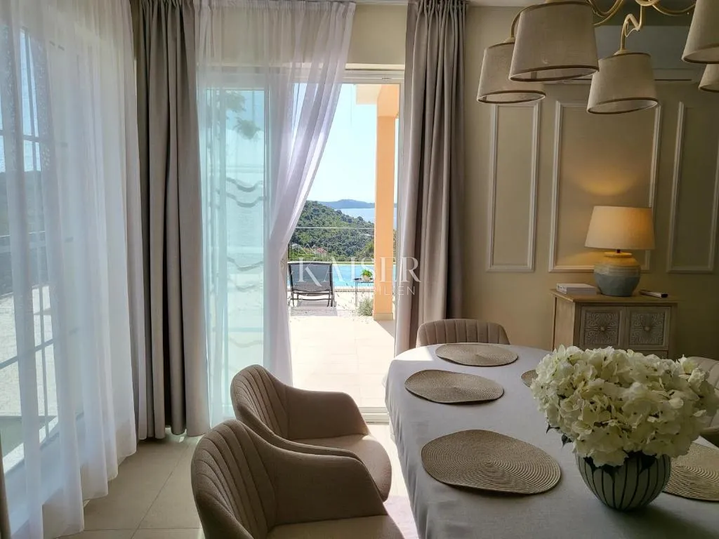 šibenik-rogoznica – ražanj: autentična vila 230 m² s bazenom, pogledom na more i luksuznim interijerom - slika 36