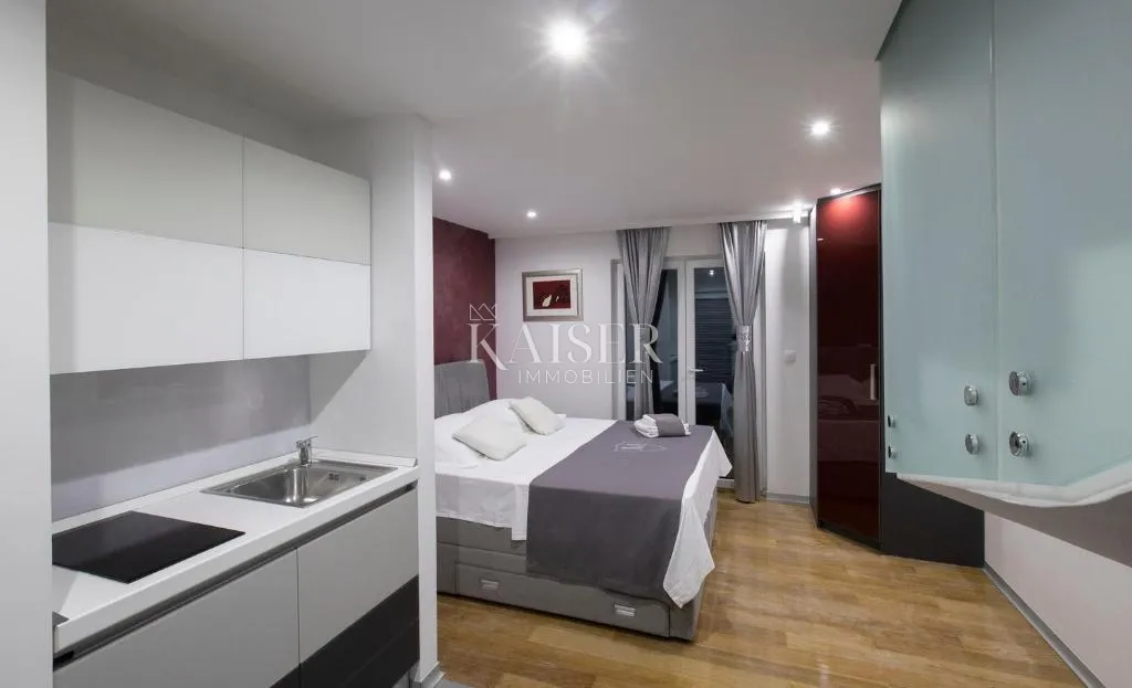 šibenik-rogoznica – luksuzna vila s bazenom, 4 apartmana, tradicionalnom konobom i panoramskim pogledom na more - slika 13
