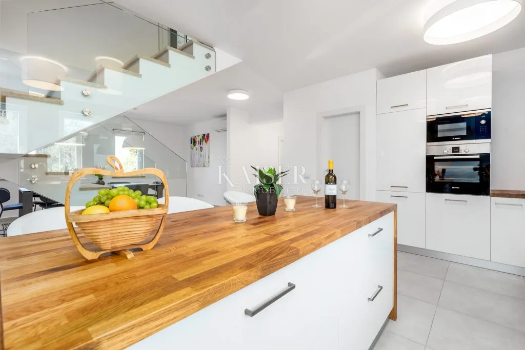 istra - poreč, ekskluzivna vila sa 6 apartmana blizu mora - slika 17