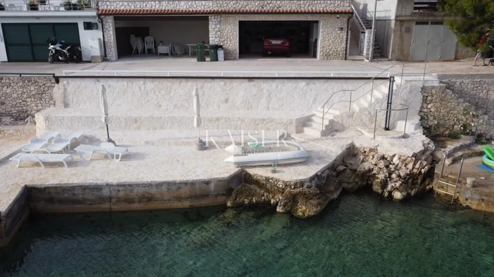 šibenik - kuća prvi red do mora - slika 8