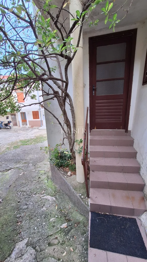 krk, vrbnik- autohtona kuća u staroj jezgri vrbnika s panoramskim divnim pogledom na more - slika 2