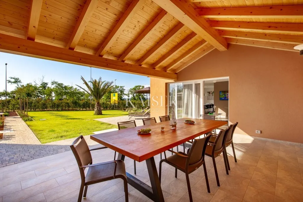 istra - poreč, ekskluzivna vila sa 6 apartmana blizu mora - slika 13