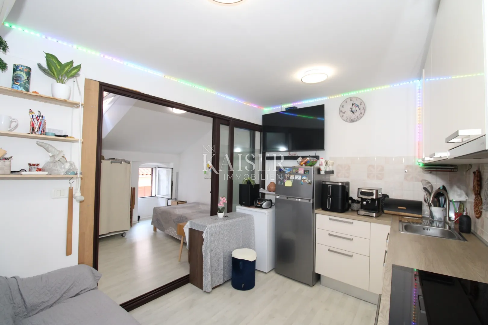 istra, rovinj- dvosoban stan 72m2 na odličnoj lokaciji s pogledom na more - slika 2