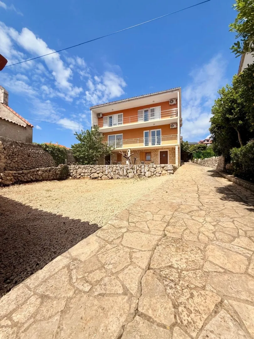 otok cres, cres - kuća sa 4 stana, 288m2, 50m od mora sa prekrasnim pogledom - slika 3
