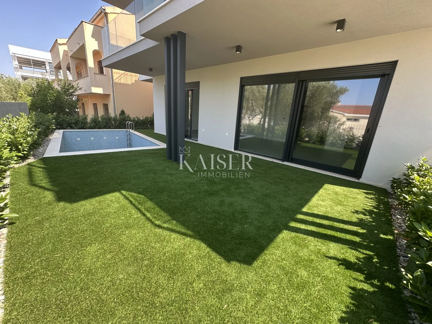 zadar; kožino-stan 135 m2 s bazenom uz more - slika 3