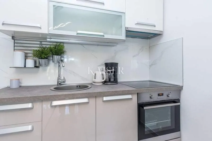 apartman u prizemlju s velikim dvorištem i pogledom na more, vir – zadar - slika 12