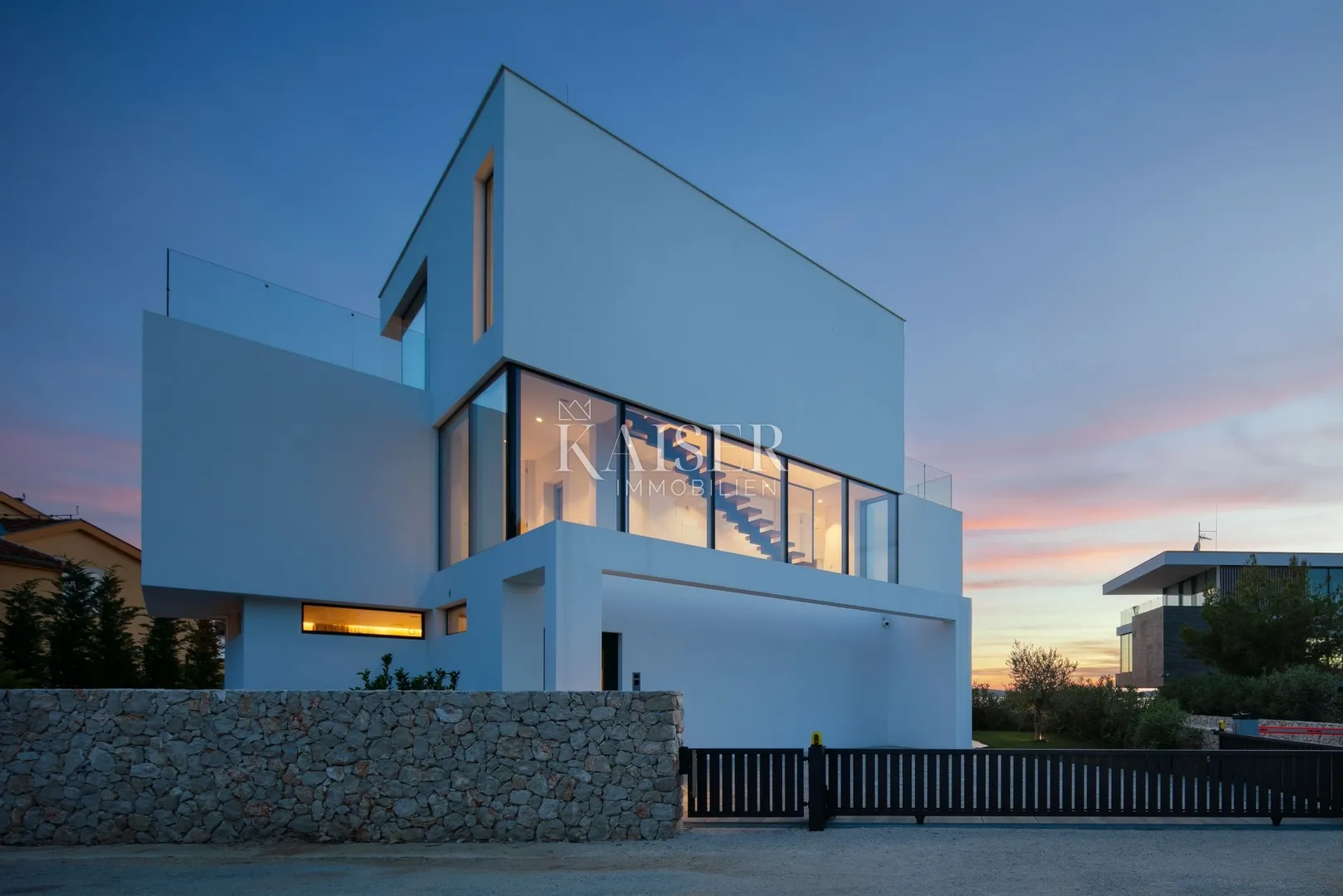 zadar, sukošan- luksuzna vila 495 m2 prvi red do mora - slika 12