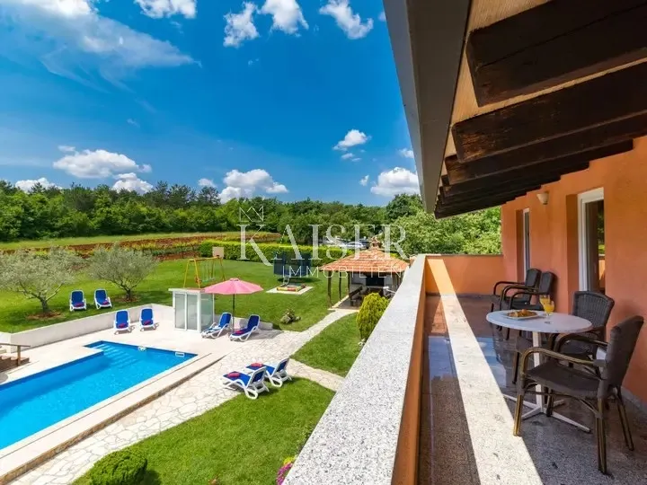 istra - motovun, kuća sa bazenom na 5560 m2 građevinske parcele - slika 3
