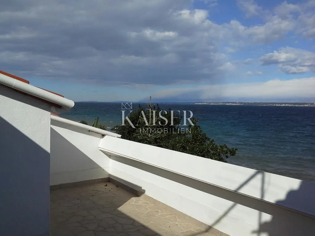 zadar, otok ugljan - dvoetažni stan 233m2, prvi red do mora - slika 3