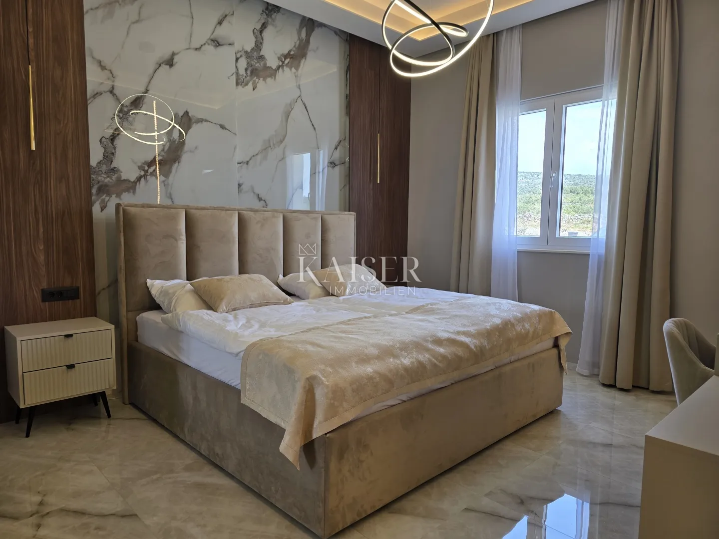 rogoznica- lukszuzna vila sa bazenom i teniskim terenom na 20000m2 - slika 66