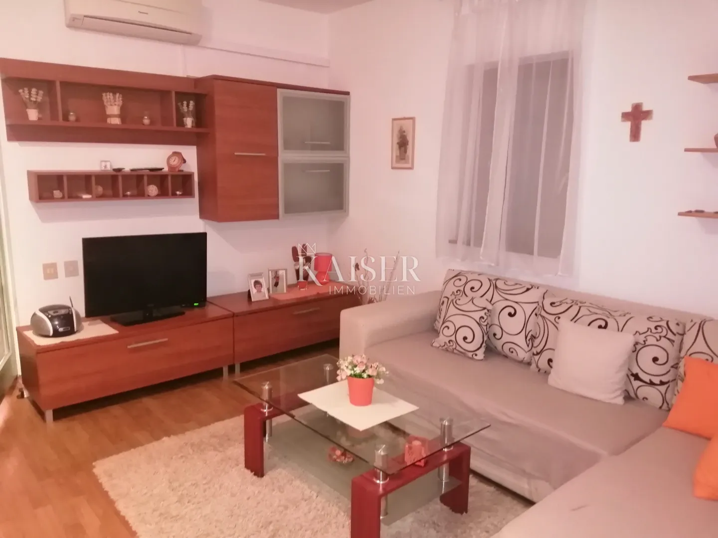 Istra, Novigrad, dvosoban apartman s prostranim vrtom
