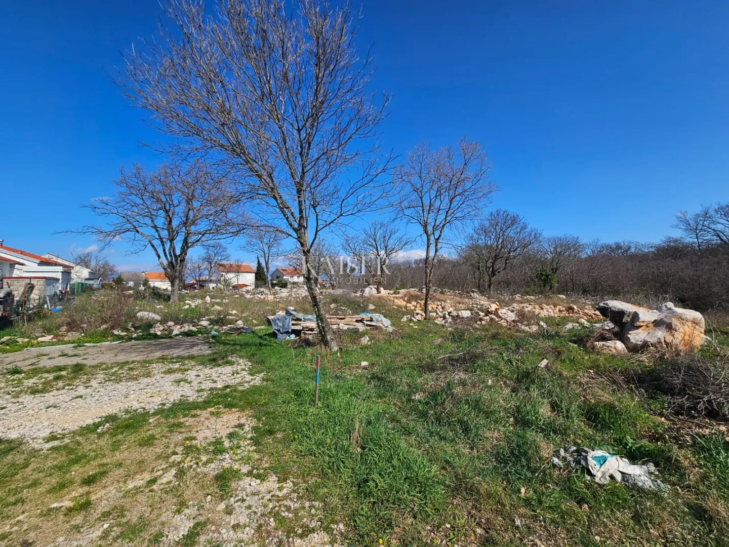 otok krk - gradilište za zgradu sa 4 stambene jedinice - slika 3