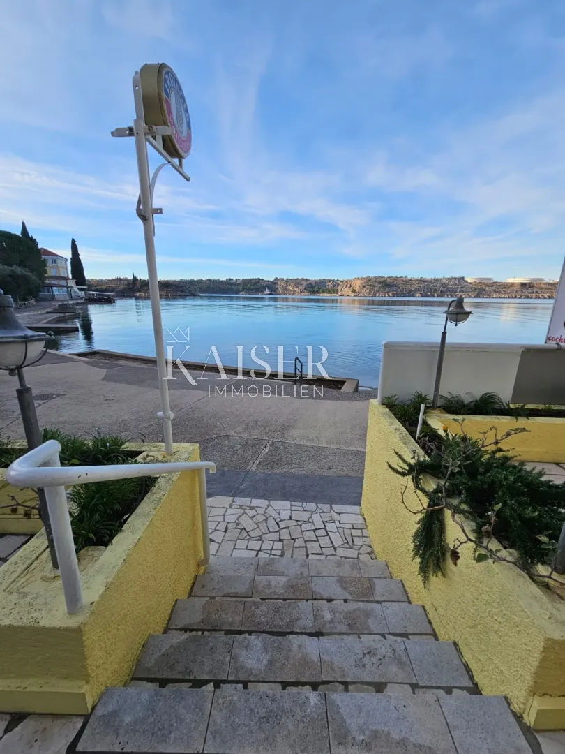 otok krk, omišalj - pansion 1. red do mora - slika 2