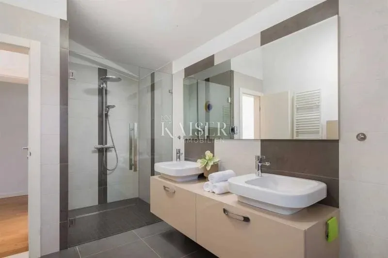 šibenik-žaborić – luksuzna vila 358 m² s bazenom, konobom i panoramskim pogledom - slika 33