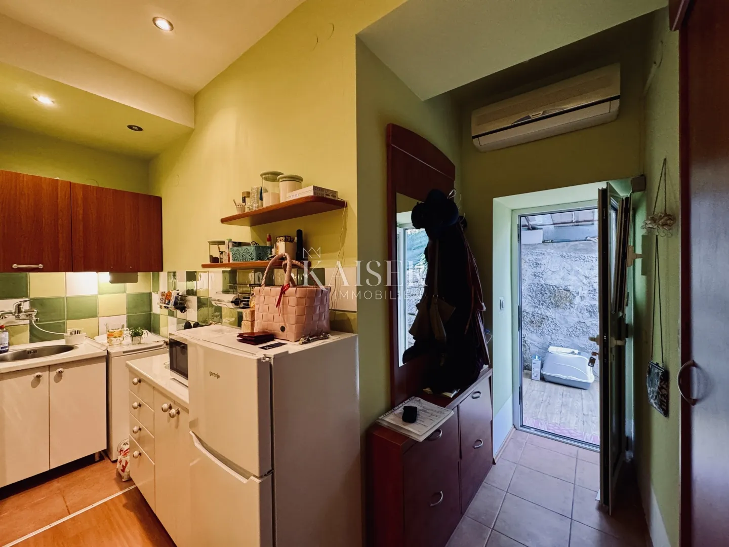 opatija – garsonijera od 15 m2 u centru, 1. red do mora - slika 3
