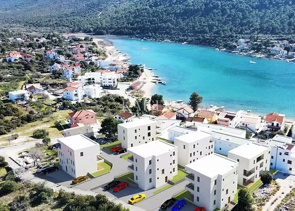 grebaštica, šibenik - prostrani peterosobni stan s velikom lođom, 100 m od mora - slika 6