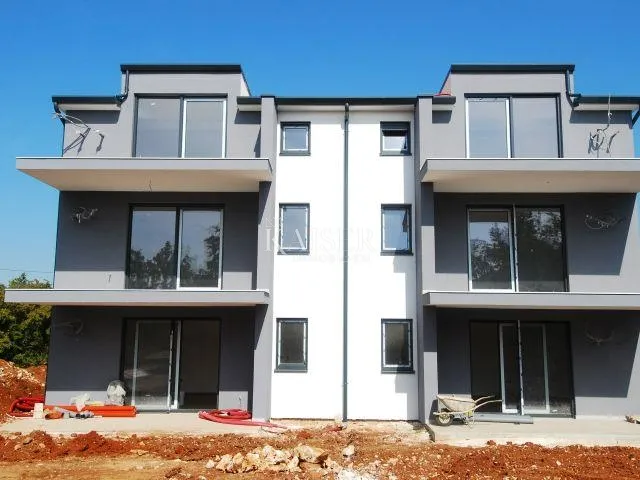istra, poreč, okolica - stan 128m2, 5 spavaćih soba - slika 2