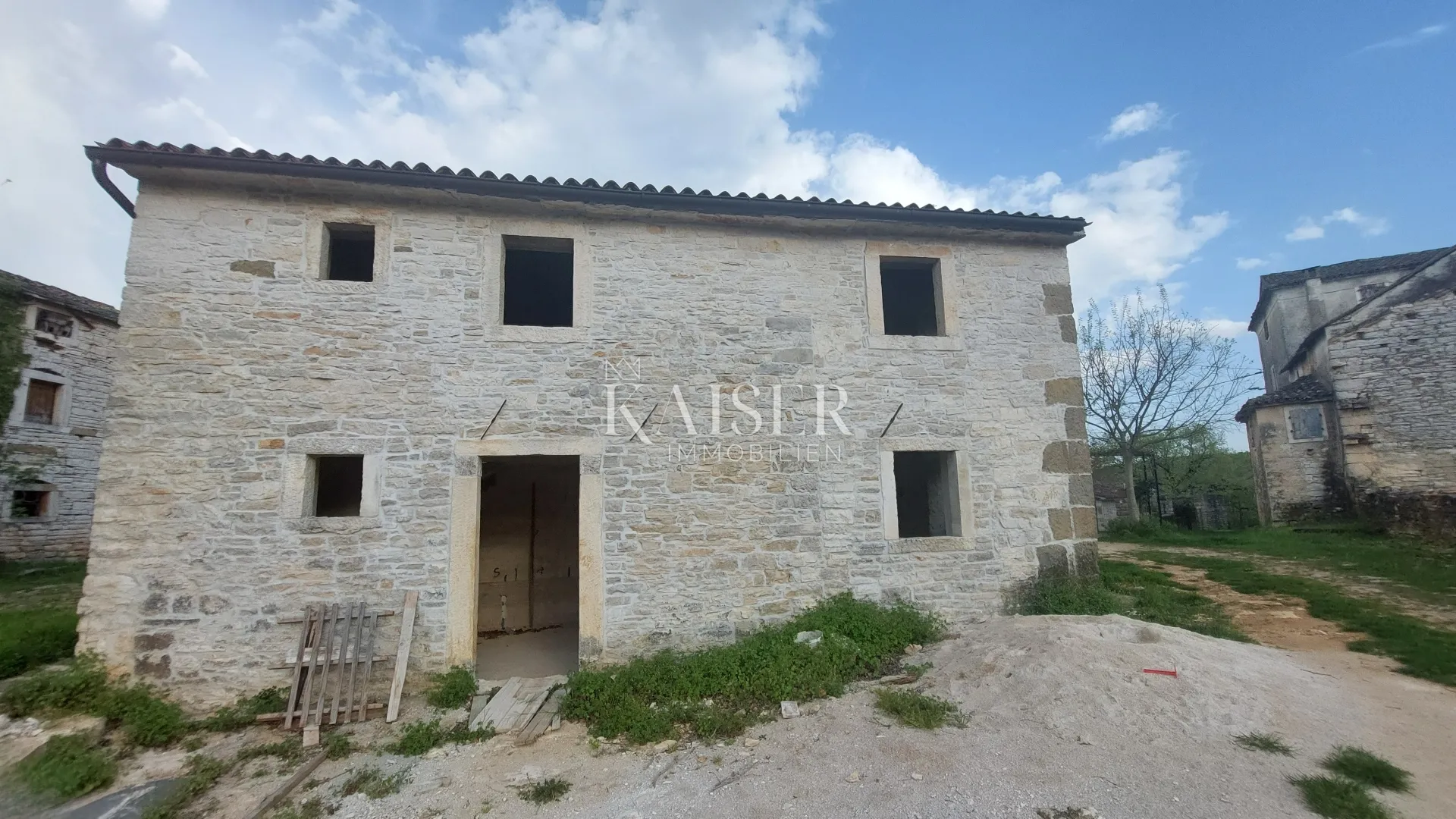istra, grožnjan - samostojeća kamena kuća, 90m2, rohbau - slika 4