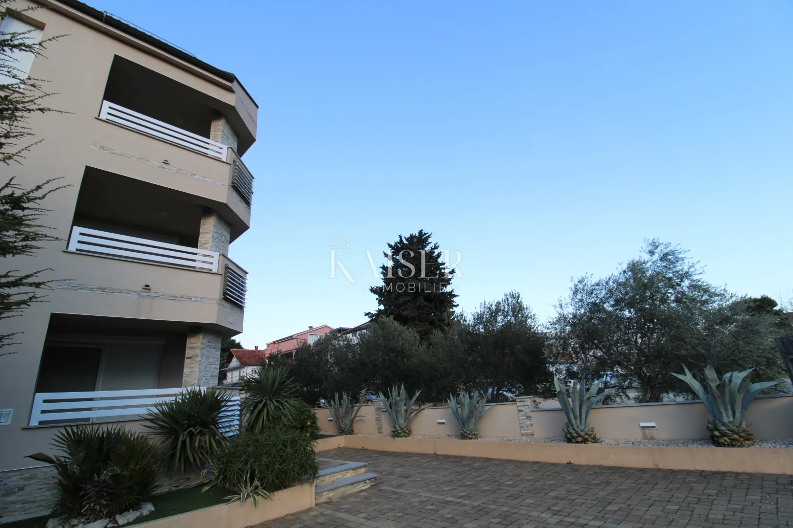 biograd na moru- stan sa potkrovljem i pogledom na more - slika 3