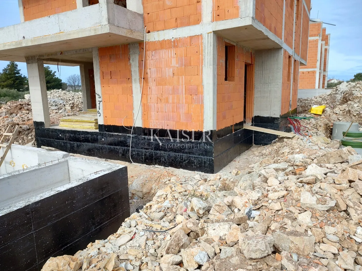 vodice, srima- dvojna kuća s bazenom 250m od mora - slika 16