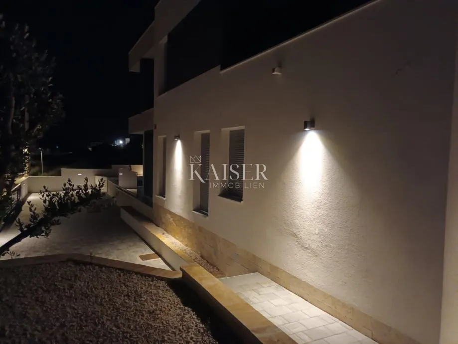 zadar, rtina - luksuzna vila s bazenom, 250 m od plaže - slika 7