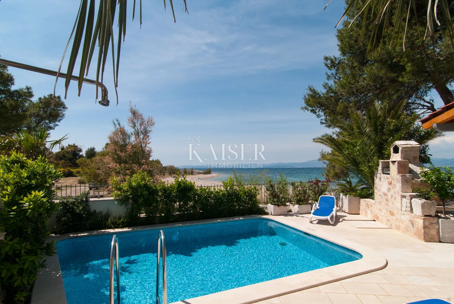 Otok Brač, Supetar - villa sa bazenom prvi red do mora