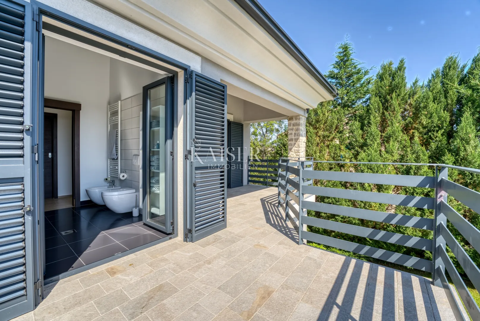 otok krk, kras - impresivna villa u oazi mira - slika 40