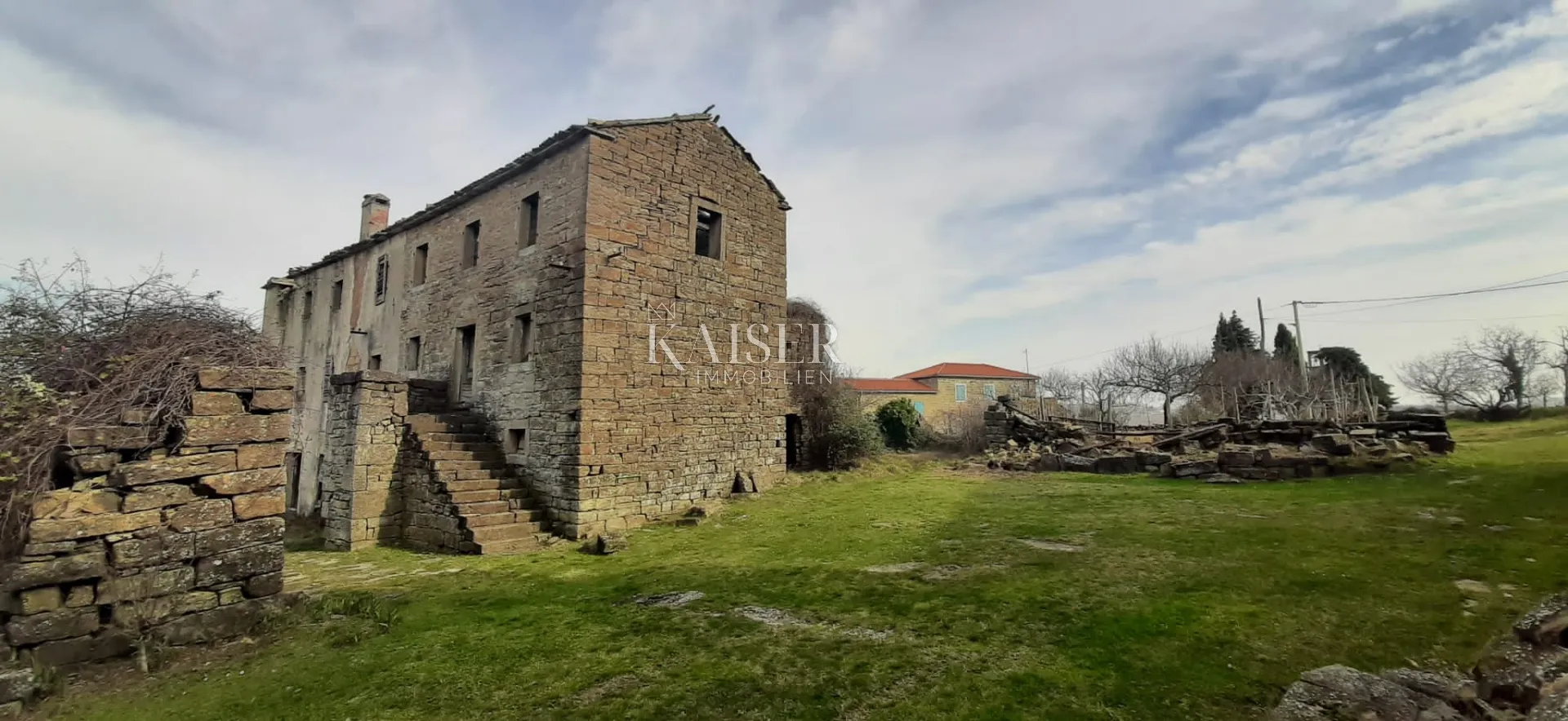 buje - kamena kuća s ogromnim potencijalom - slika 8
