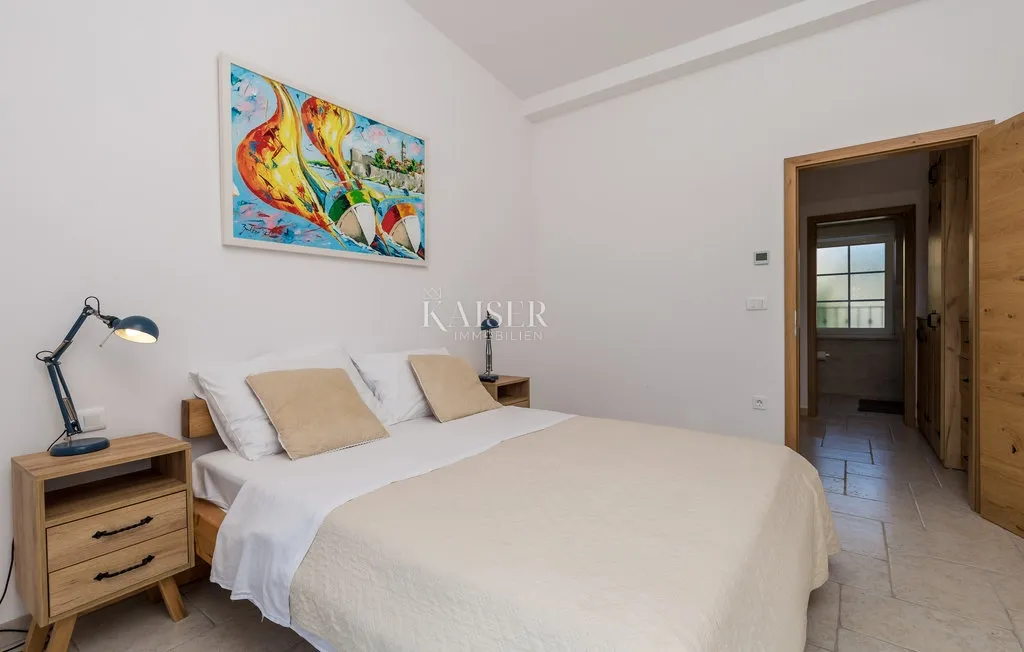 kornić, otok krk- vila 121m2 s pogledom na more i bazenom - slika 16