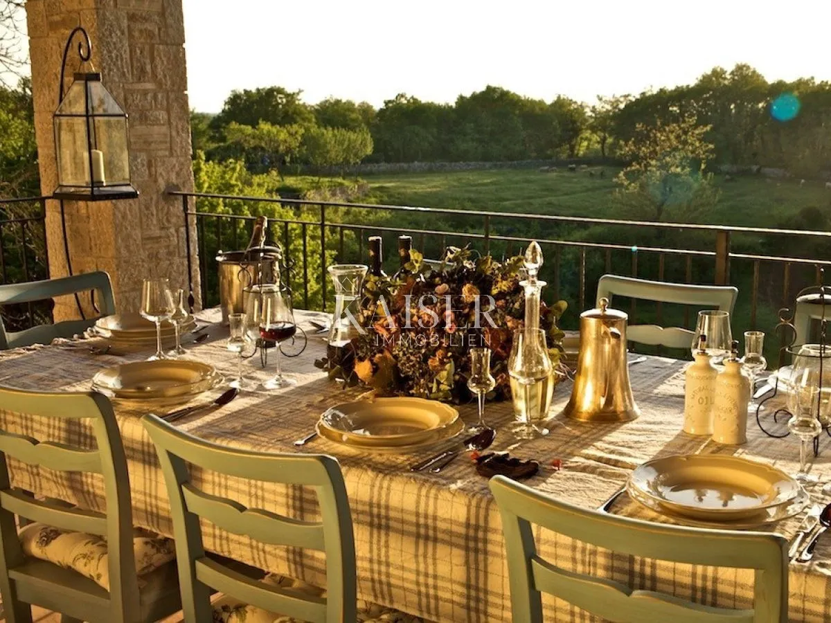 istra - tinjan - mediteranska kuća s bazenom, 215 m2 - slika 2
