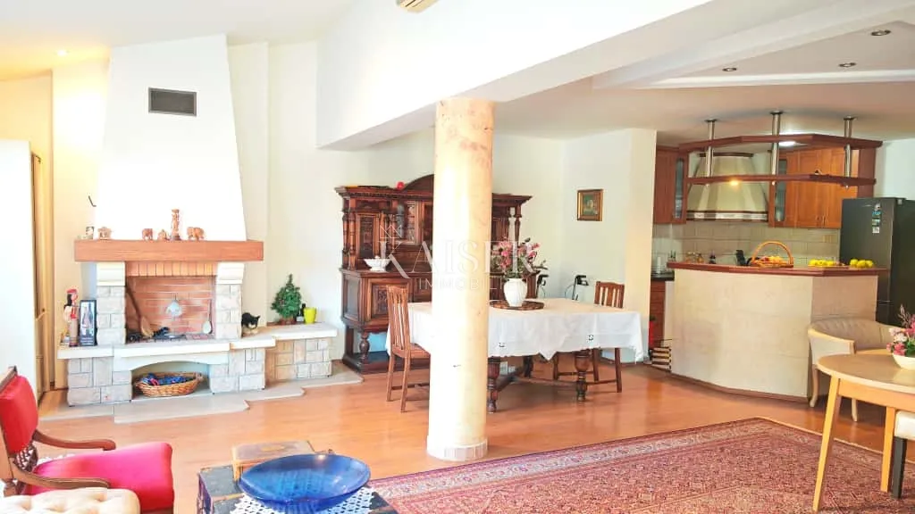 istra, pula- prostrani stan 156 m² s dvije velike terase - slika 6