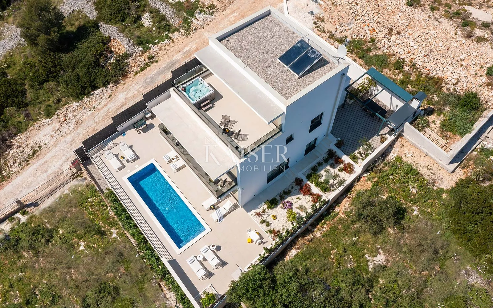 okrug gornji - vila s ekskluzivnim pogledom na more - slika 18