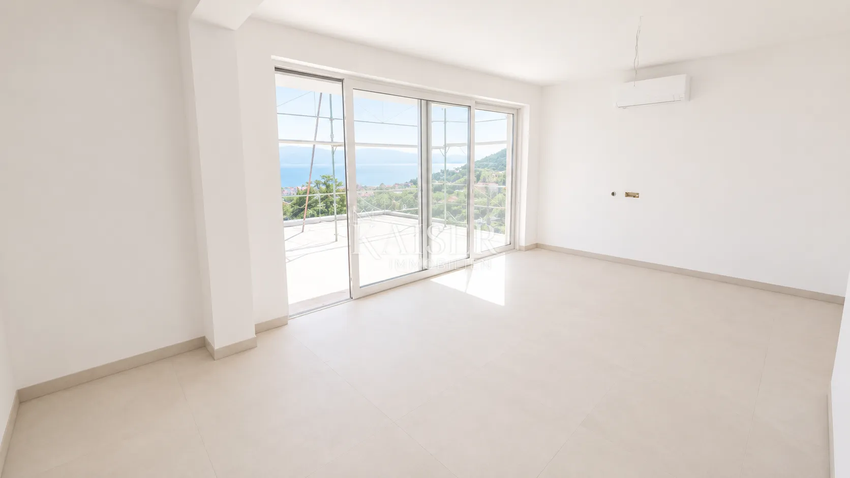 otok krk, vrbnik - stan s2, 3s+db sa okućnicom i bazenom - slika 9